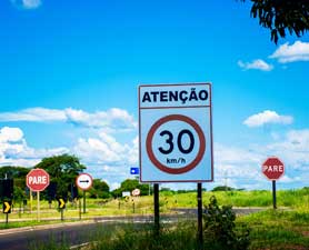 Placas de trânsito